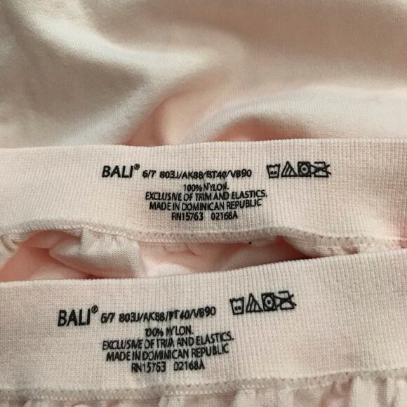 Bali NWT Comfort Revolution Seamless Brief Panties Women 6/7 - Picture 7 of 8